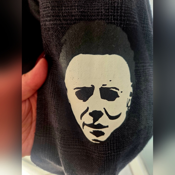 Spirit Halloween Welcome to Haddonfield Michael Myers Horror Plaid Shirt Medium - Picture 7 of 9